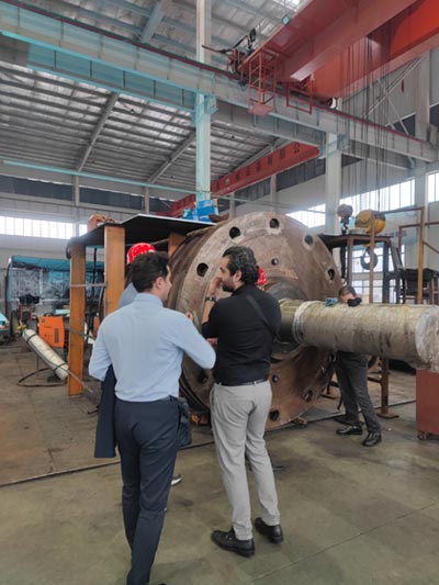 Iran Customer Checking Crusher Rotor